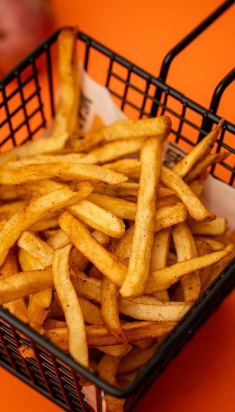 Papas fritas en canasto