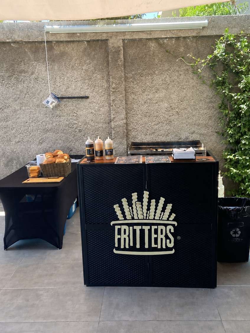 Carrito Fritters montado en un evento